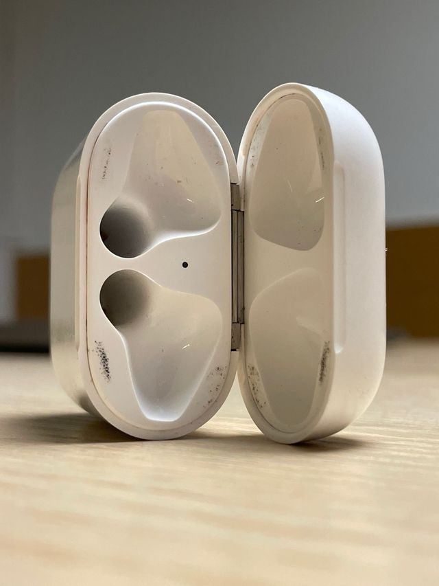 Airpods 2: problema con il microfono destro