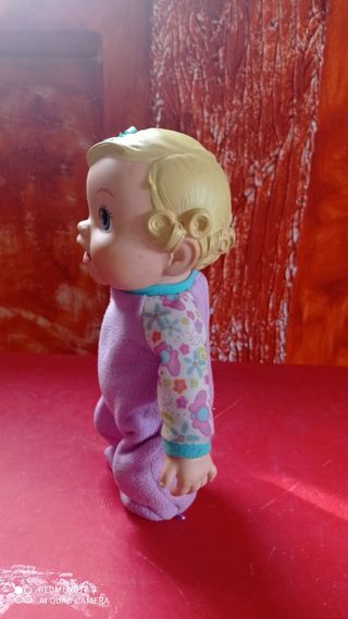 Muñeca baby saltitos