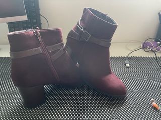 Botines granates número 38