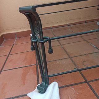 Mesa cristal y forja