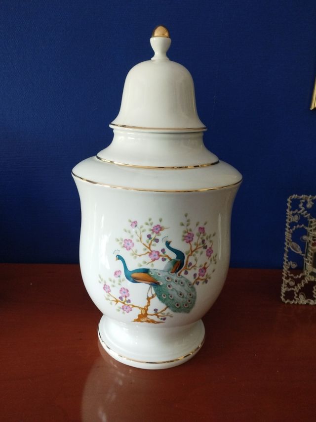 Tibor de porcelana fina con hilo de oro .42cm