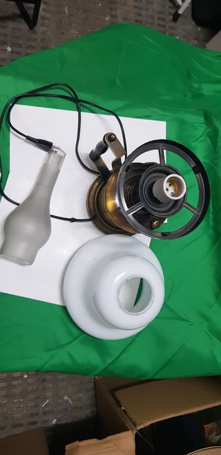 Lámpara quinqué antigua de latón