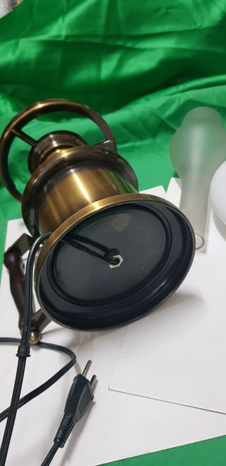 Lámpara quinqué antigua de latón