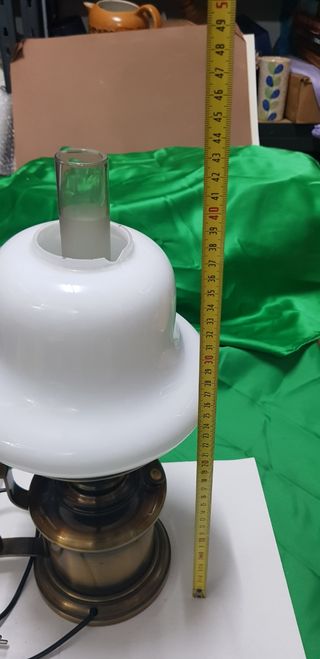 Lámpara quinqué antigua de latón