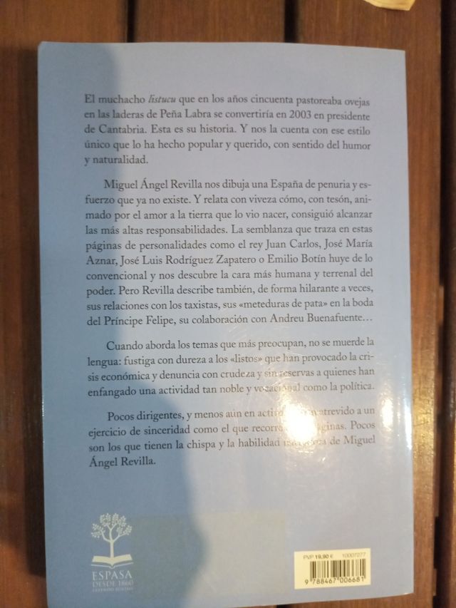 2 libros. Revilla y Vallejo-Nágera