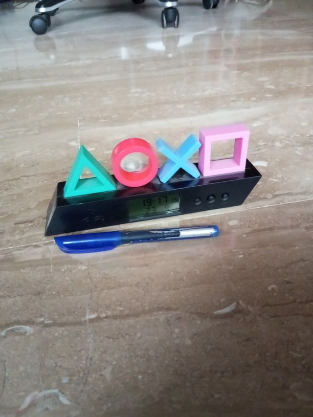 Lámpara despertador PlayStation