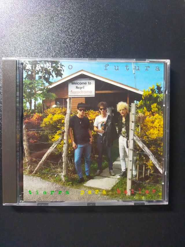 RADIO FUTURA Tierra para bailar