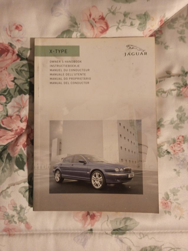 Carpeta Jaguar y manuales