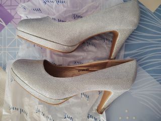 Se venden zapatos de vestir mujer 41
