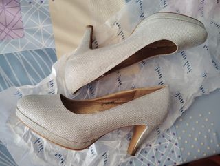 Se venden zapatos de vestir mujer 41
