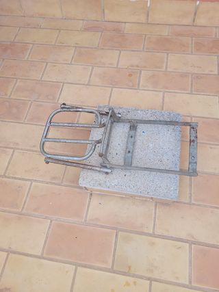 Porta paquete cromado reversible