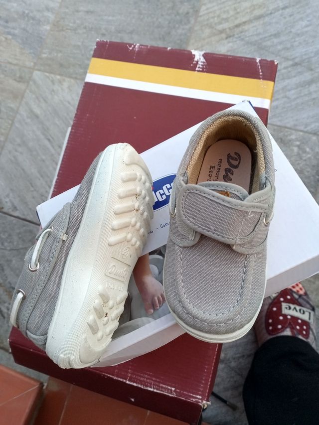 Mocasines bebe sin uso talla 22