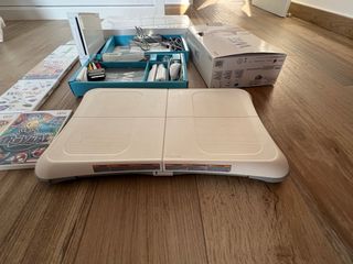 Wii + Wii fit + Juegos