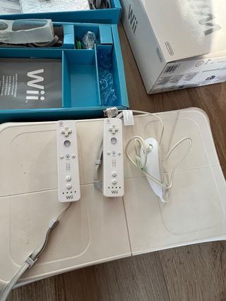 Wii + Wii fit + Juegos