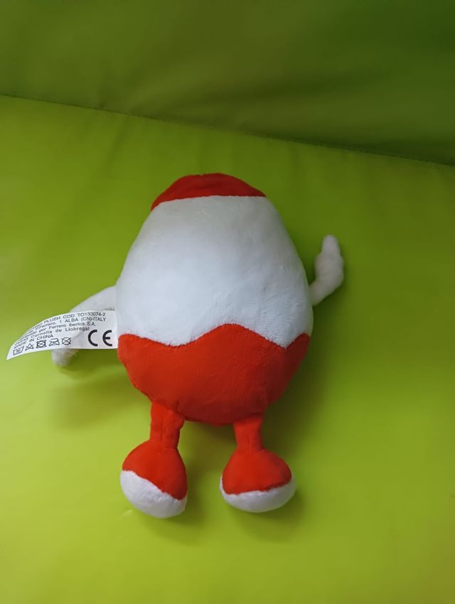 Peluche huevo Kinder