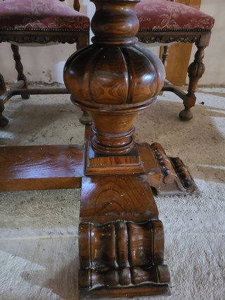 Mesa y asientos señorial