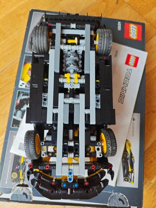 Auto da corsa LEGO Technic 42151 Bugatti