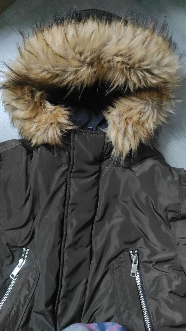 Parka acolchada con capucha