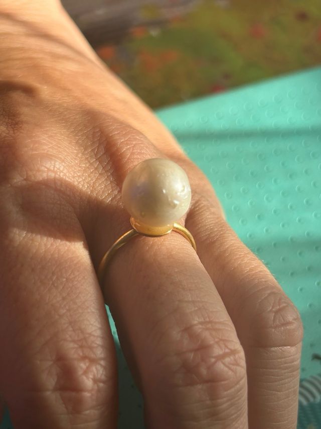 Anillo acero dorado y perla barroca