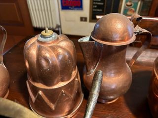 Serie di caffettiere vintage in rame