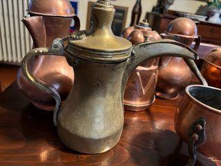 Serie di caffettiere vintage in rame