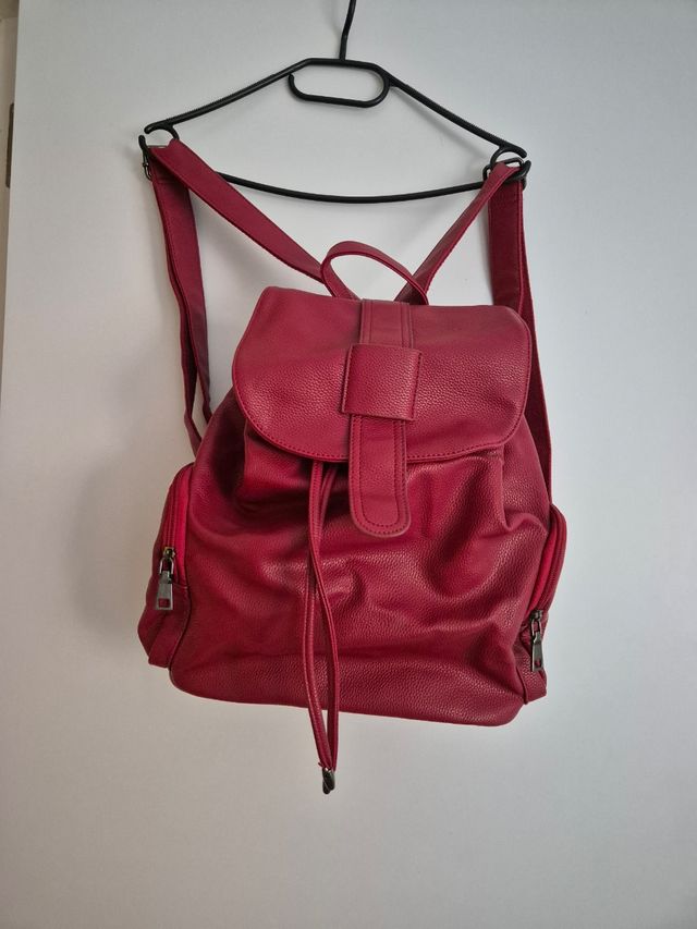 Mochila roja