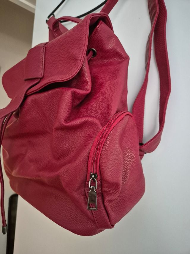 Mochila roja
