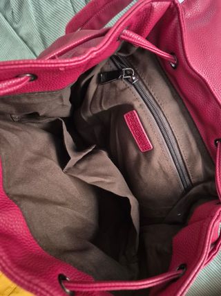 Mochila roja