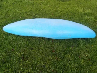 Se vende kayak de aguas bravas Dagger.