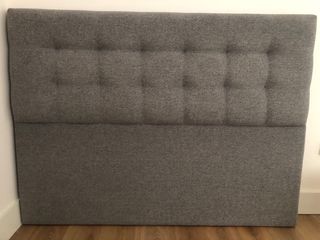 Cabecero gris