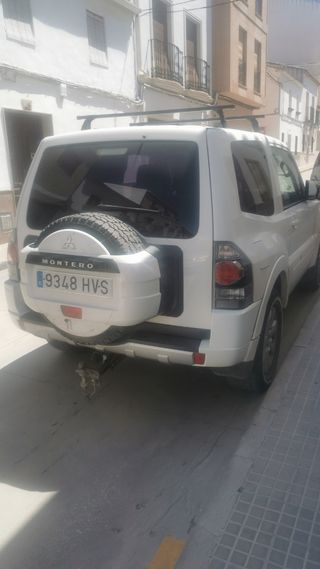 Mitsubishi Montero 2014