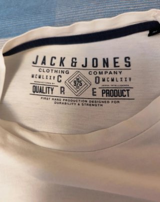 Camiseta blanca de la marca Jack & Jones talla M