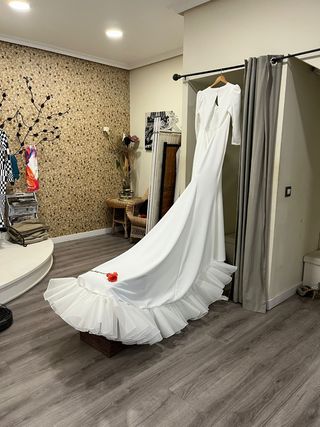 Traje de novia volantes