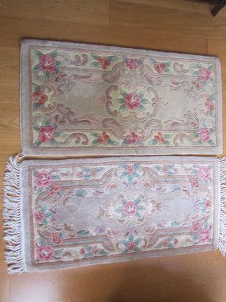 DOS ALFOMBRAS DE LANA