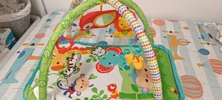 Manta gimnasio musical de selva