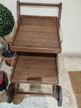 Camarera de madera de dos pisos