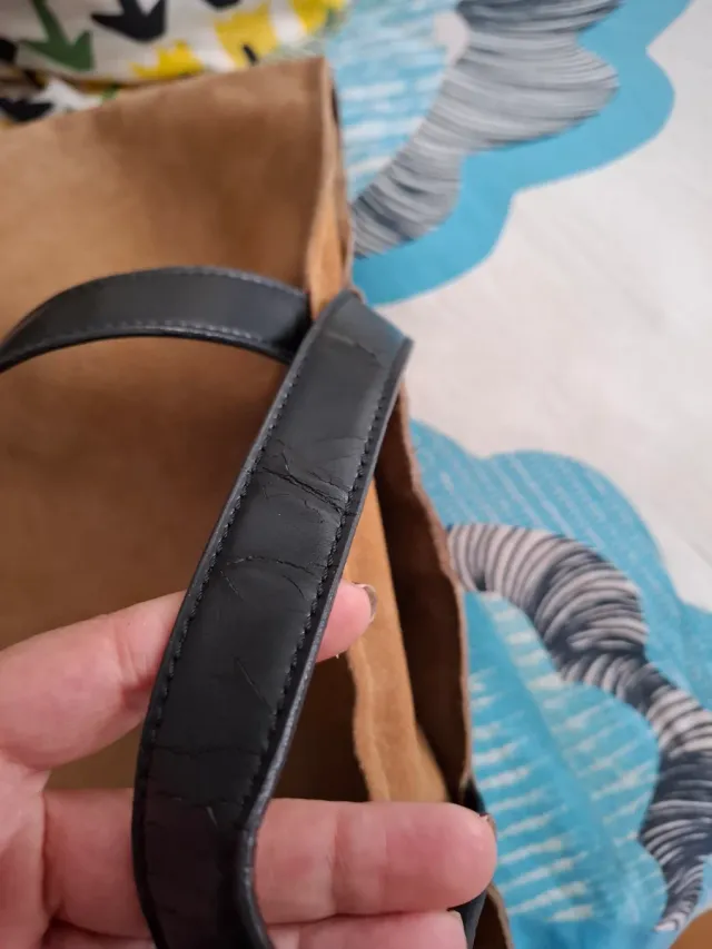 Bolso de ante o serraje