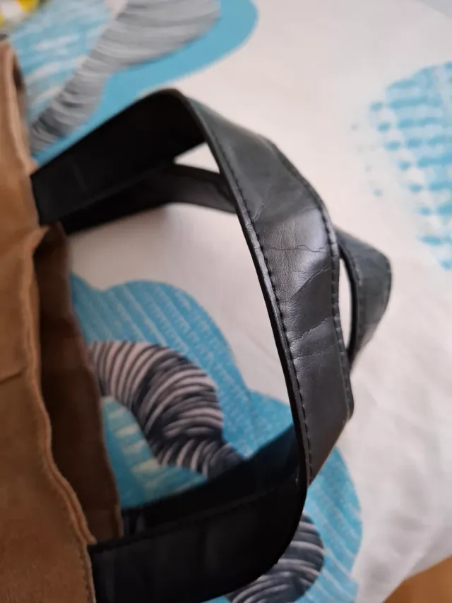 Bolso de ante o serraje