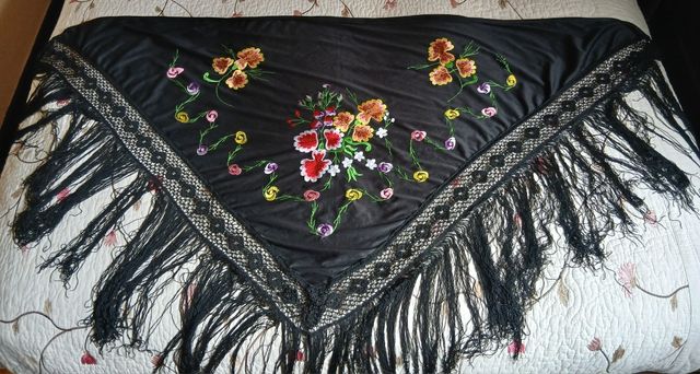 Mantón de Manila/coleteros melena. Adornos pelo.