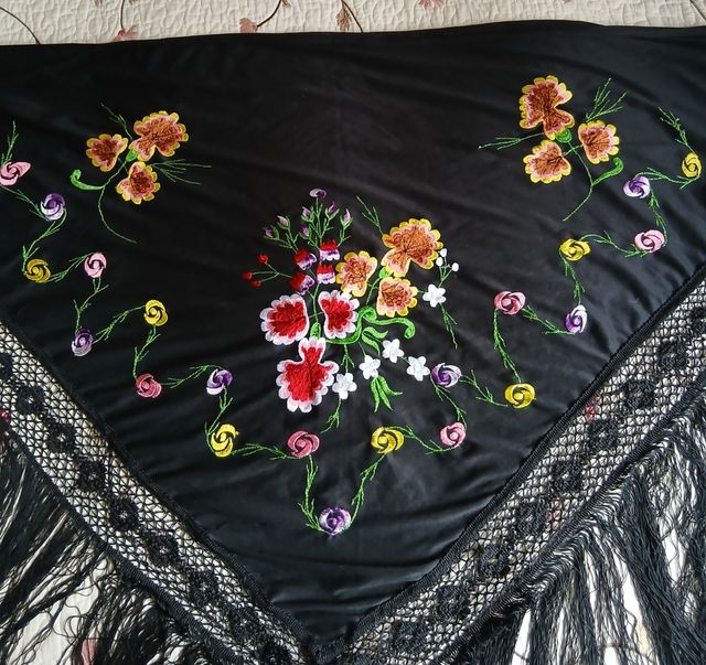 Mantón de Manila/coleteros melena. Adornos pelo.