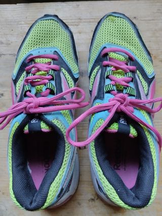 Reebok, talla 39.