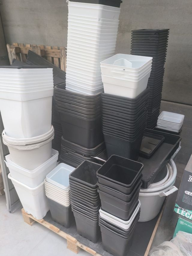 MACETAS BLANCAS/NEGRAS 3L/5L/7L/11L/20L/50L LOTES