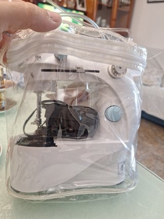 Mini máquina de coser