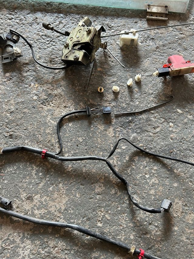 INSTALACION ELECTRICA PUERTA BMW E30 COUPE