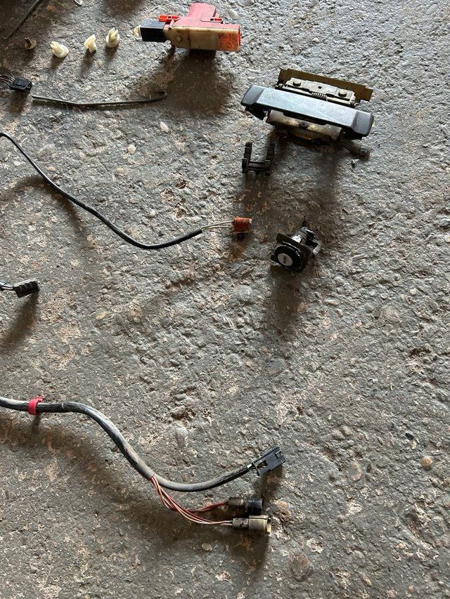 INSTALACION ELECTRICA PUERTA BMW E30 COUPE