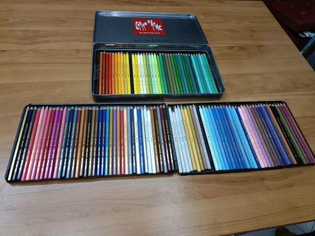 Caran d'ache matite colorate di altissima qualità 