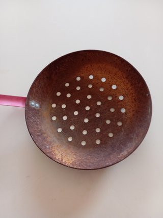 Sartén para cocer castañas.