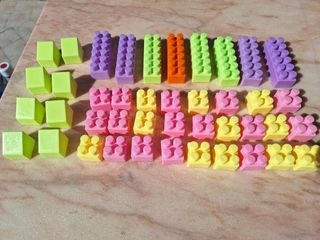 Blocchi costruzioni colorati gioco bambini