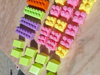 Blocchi costruzioni colorati gioco bambini