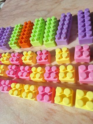 Blocchi costruzioni colorati gioco bambini